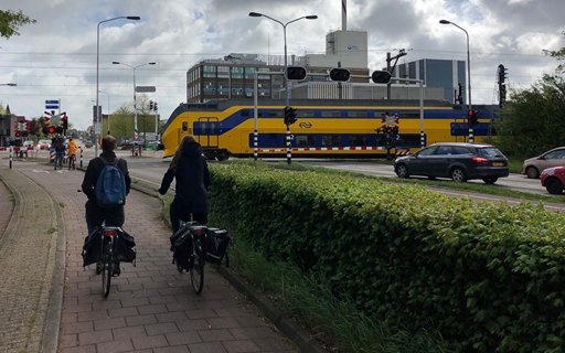 Foto bij overgang spoorwegovergang Guisweg